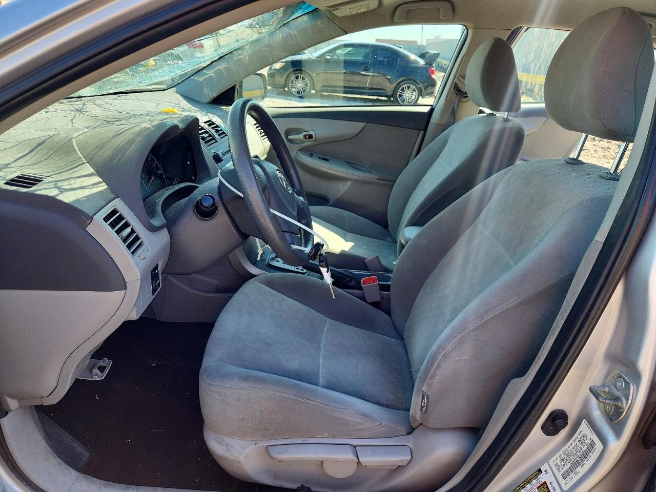 2009 TOYOTA COROLLA LE photo 13