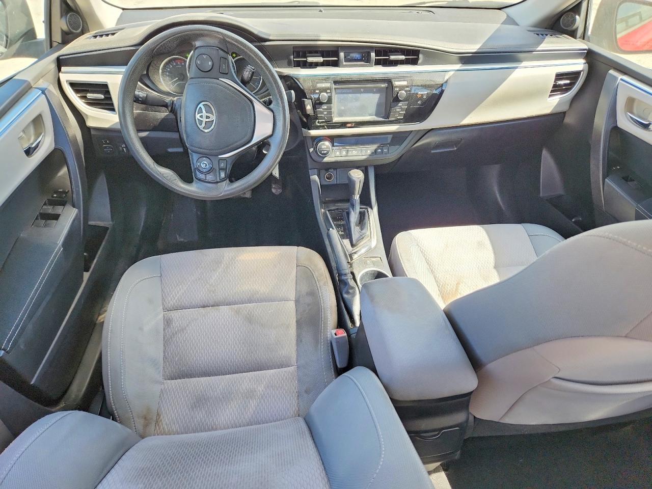2015 TOYOTA COROLLA LE photo 15