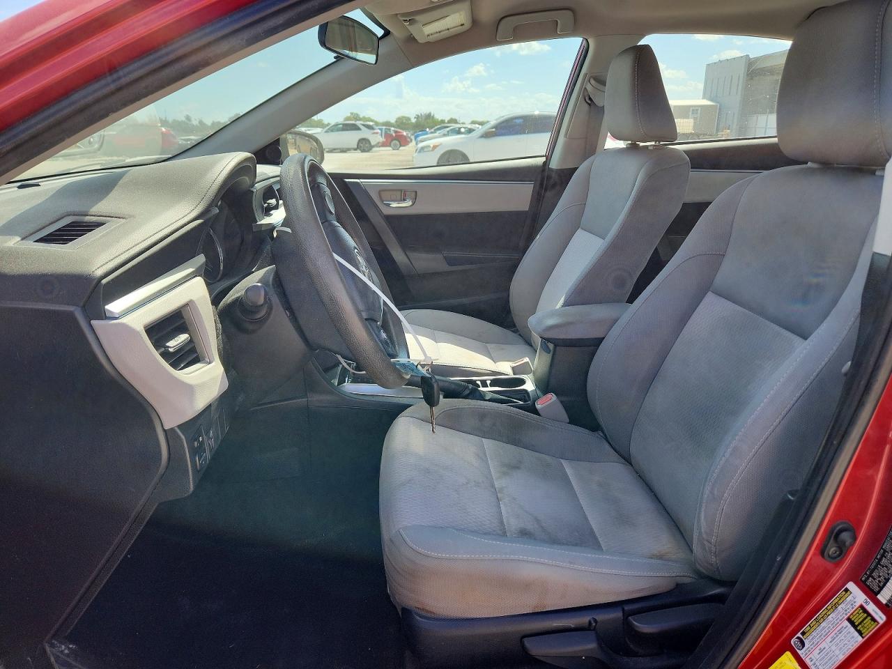 2015 TOYOTA COROLLA LE photo 13