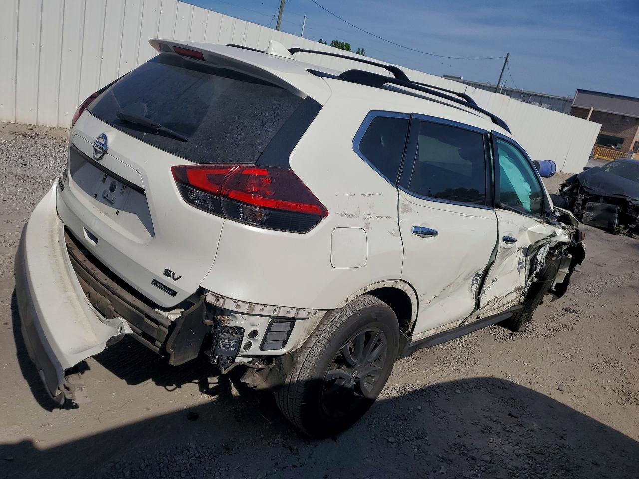 2018 NISSAN ROGUE SV photo 5