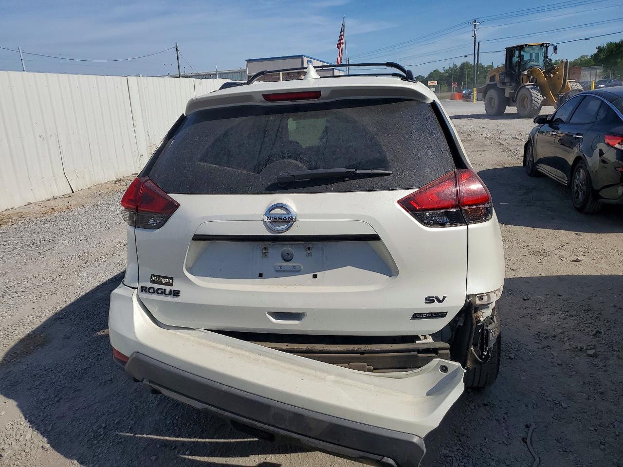 2018 NISSAN ROGUE SV photo 11