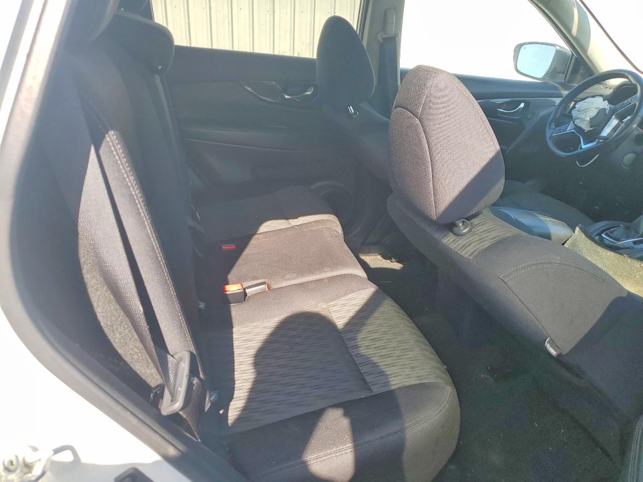 2018 NISSAN ROGUE SV photo 19