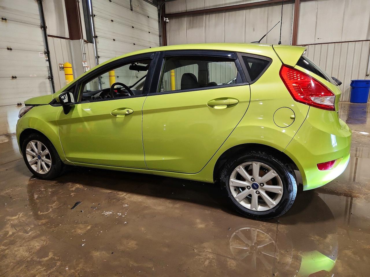 2012 FORD FIESTA SE photo 3