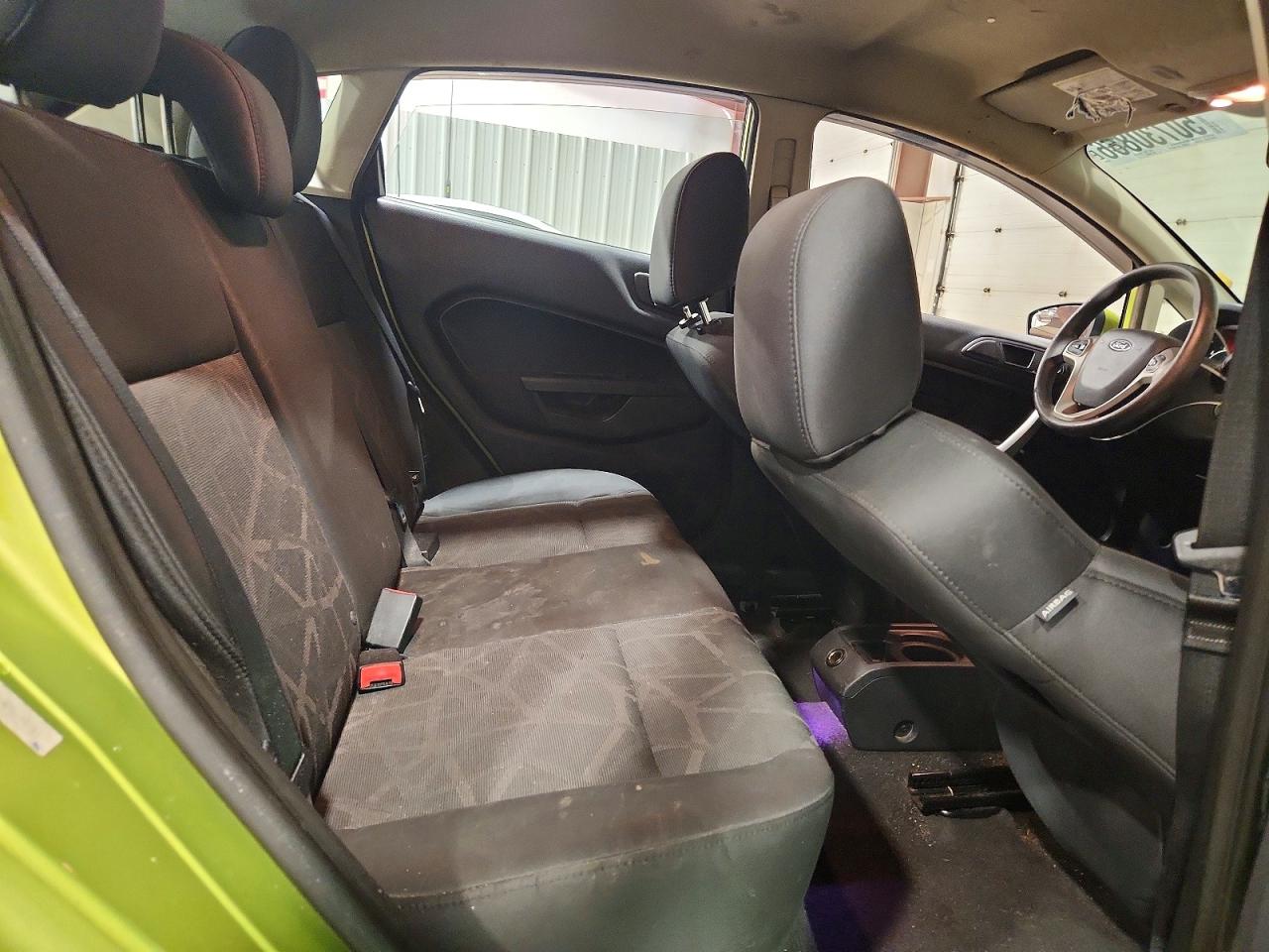 2012 FORD FIESTA SE photo 19