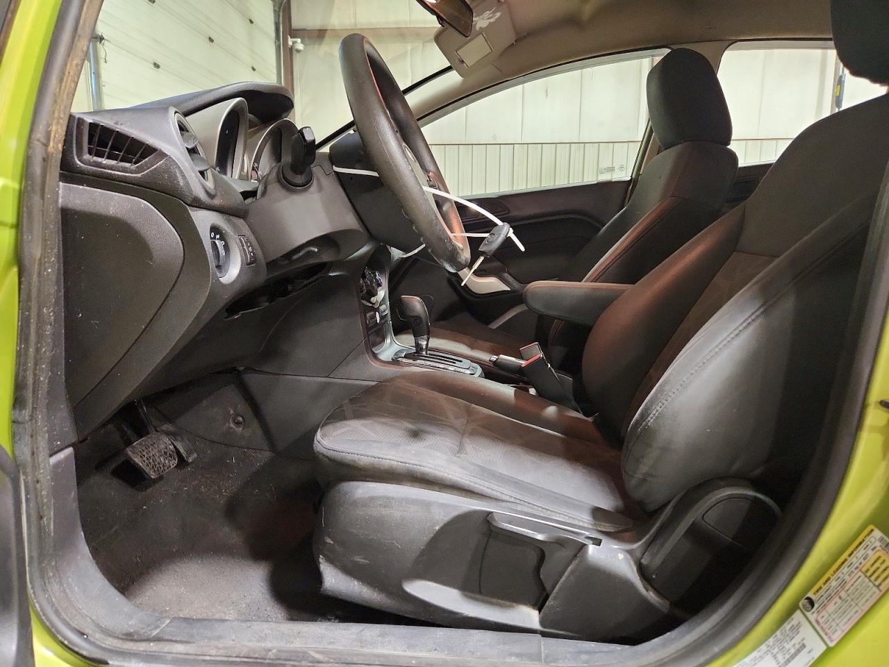 2012 FORD FIESTA SE photo 13