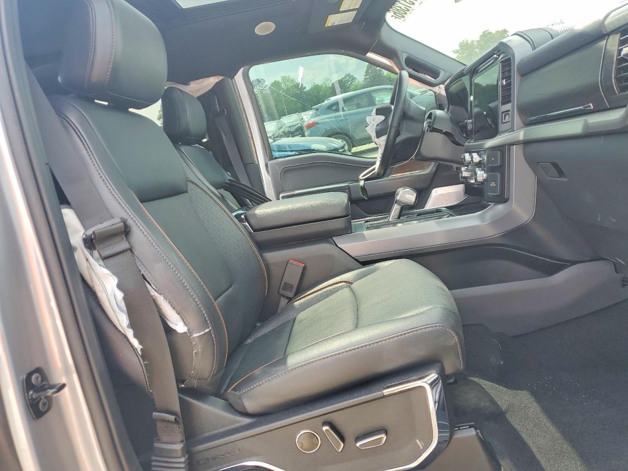 2024 FORD F150 LARIAT photo 13