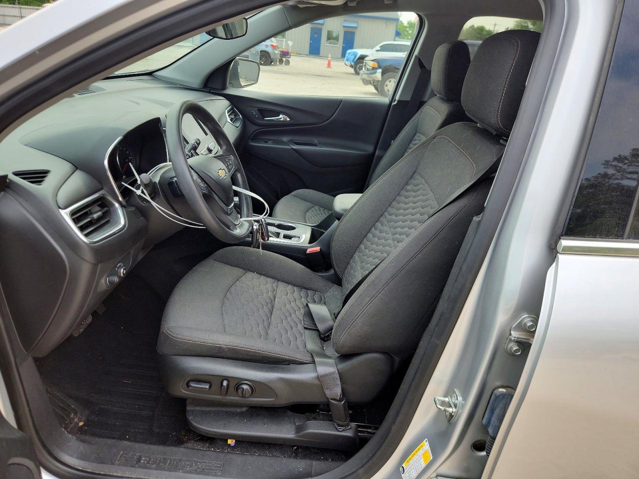 2020 CHEVROLET EQUINOX LT photo 13