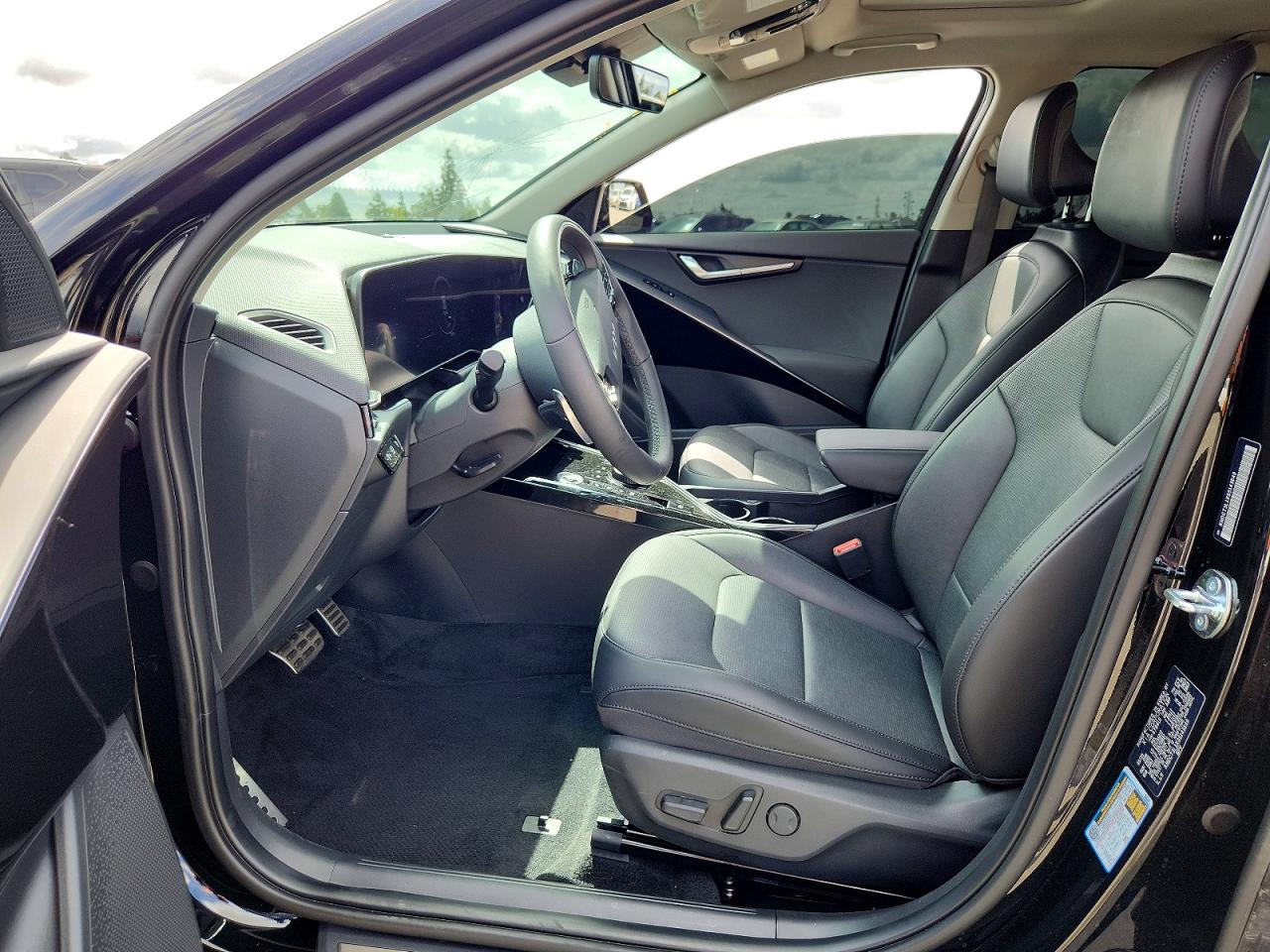 2025 KIA NIRO WAVE photo 7