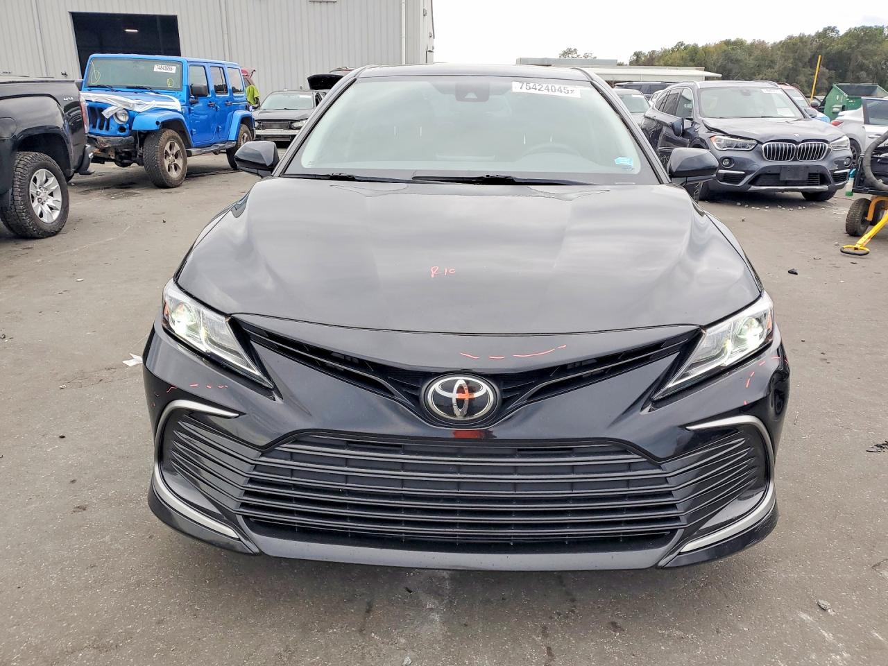 2021 TOYOTA CAMRY LE photo 9