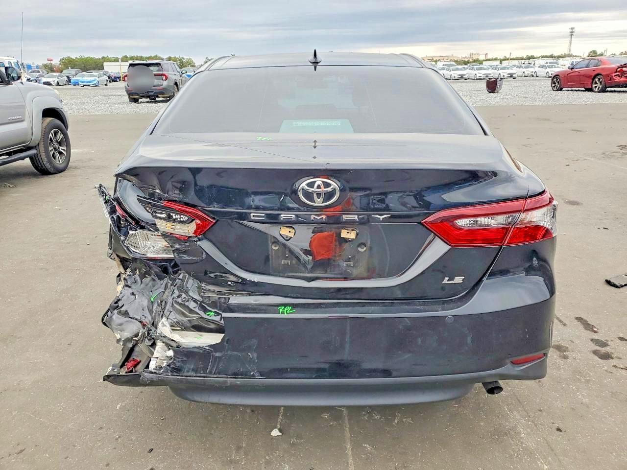 2021 TOYOTA CAMRY LE photo 11