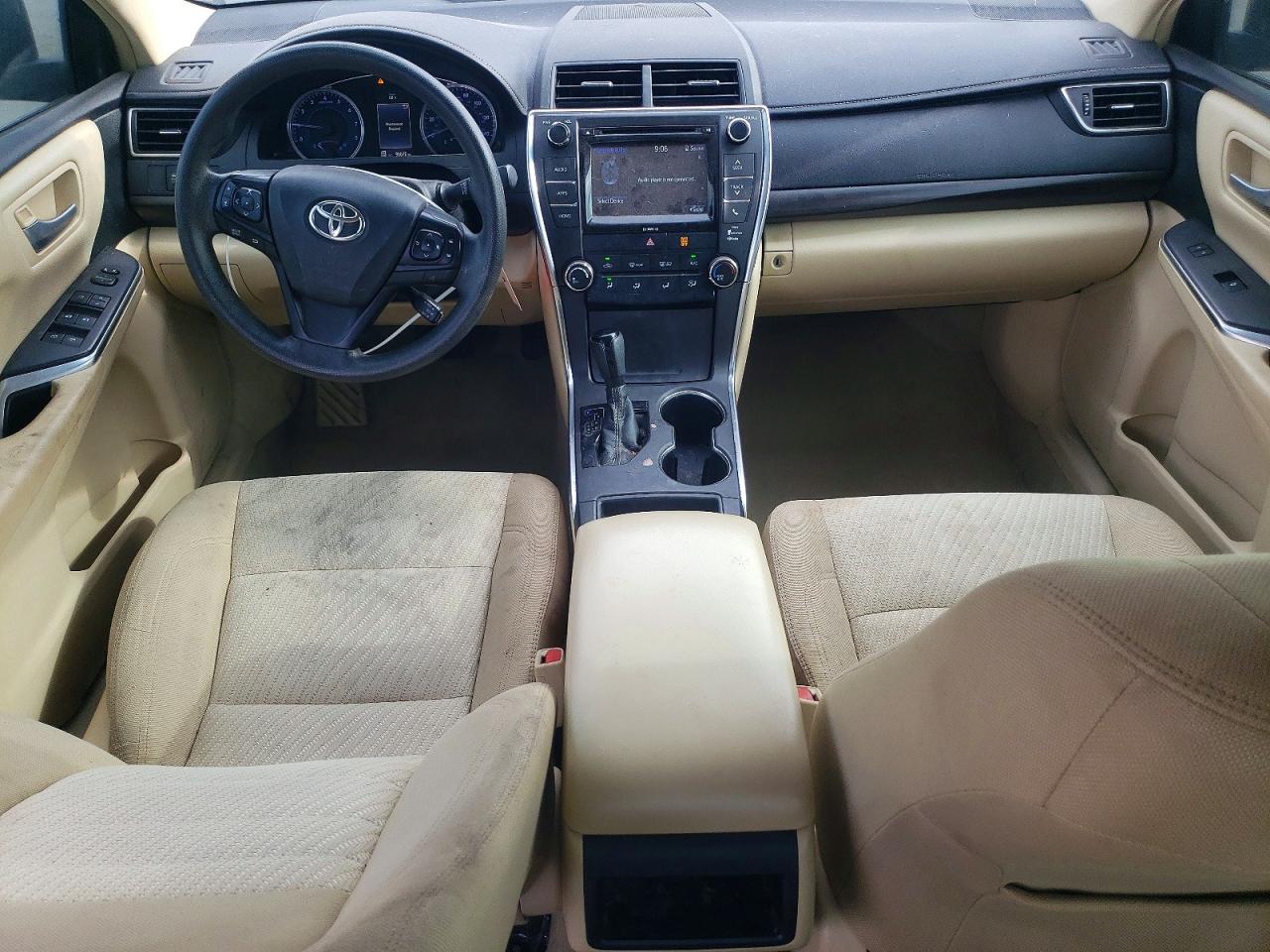 2016 TOYOTA CAMRY LE photo 15