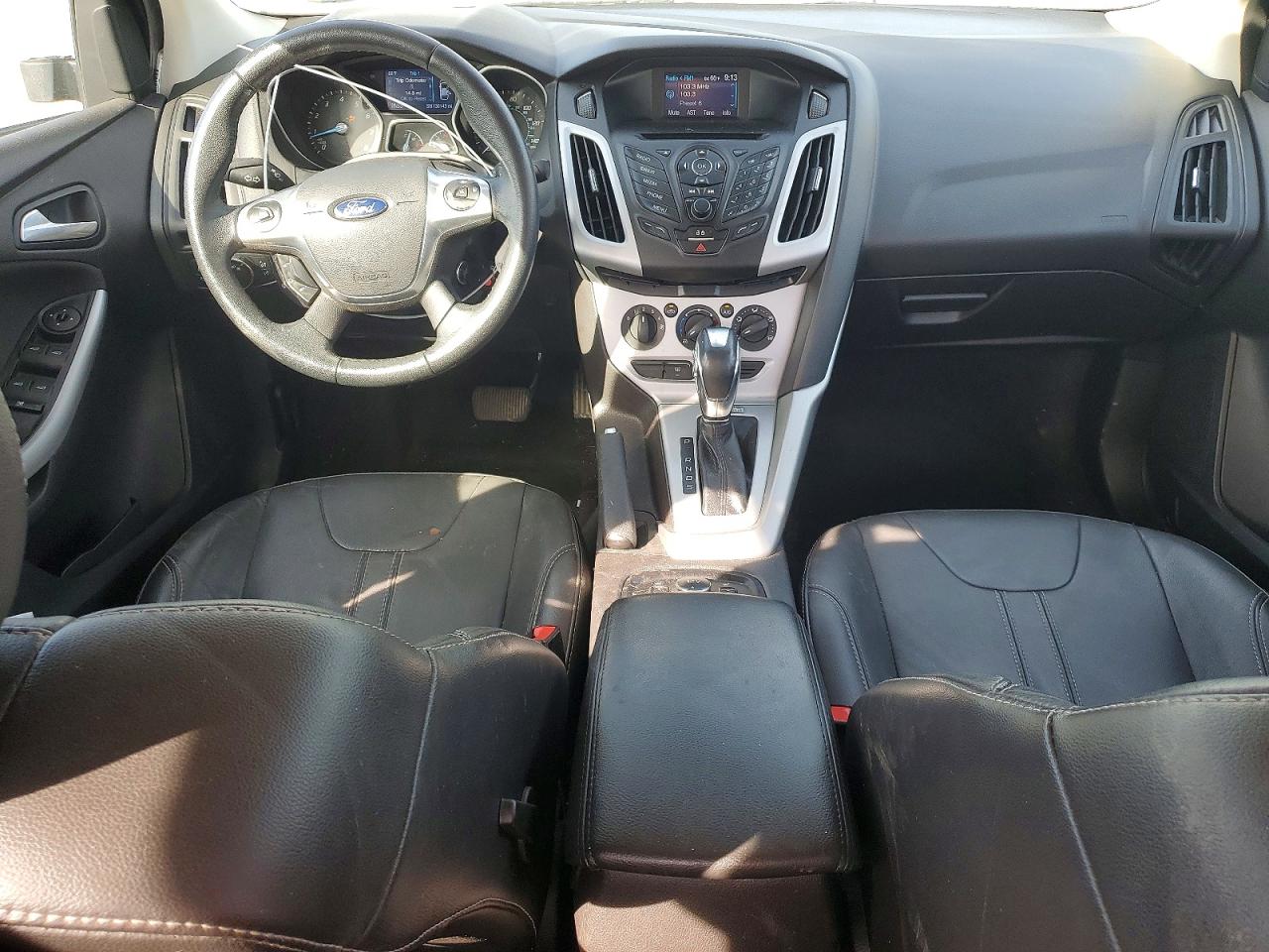 2014 FORD FOCUS SE photo 15