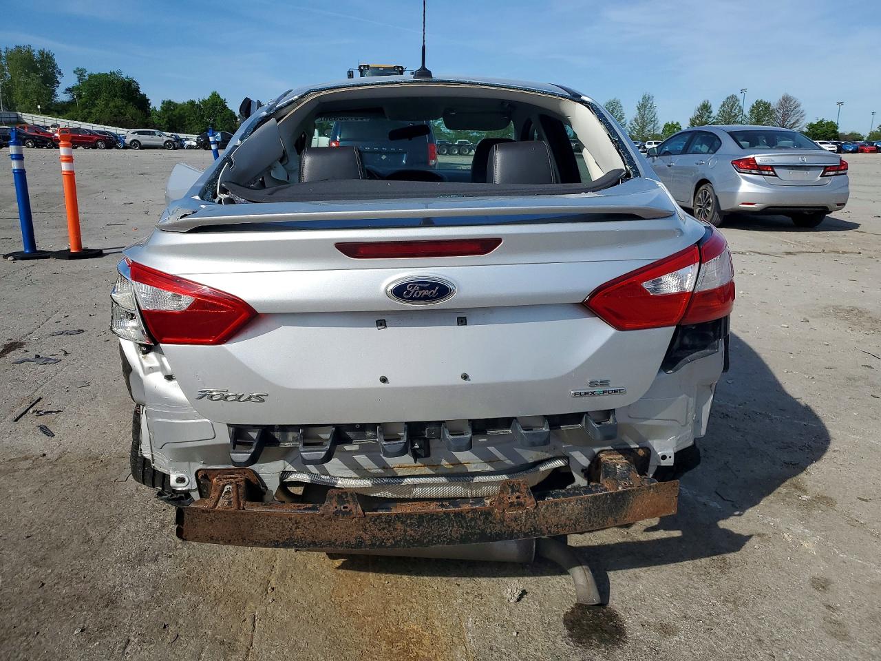 2014 FORD FOCUS SE photo 11