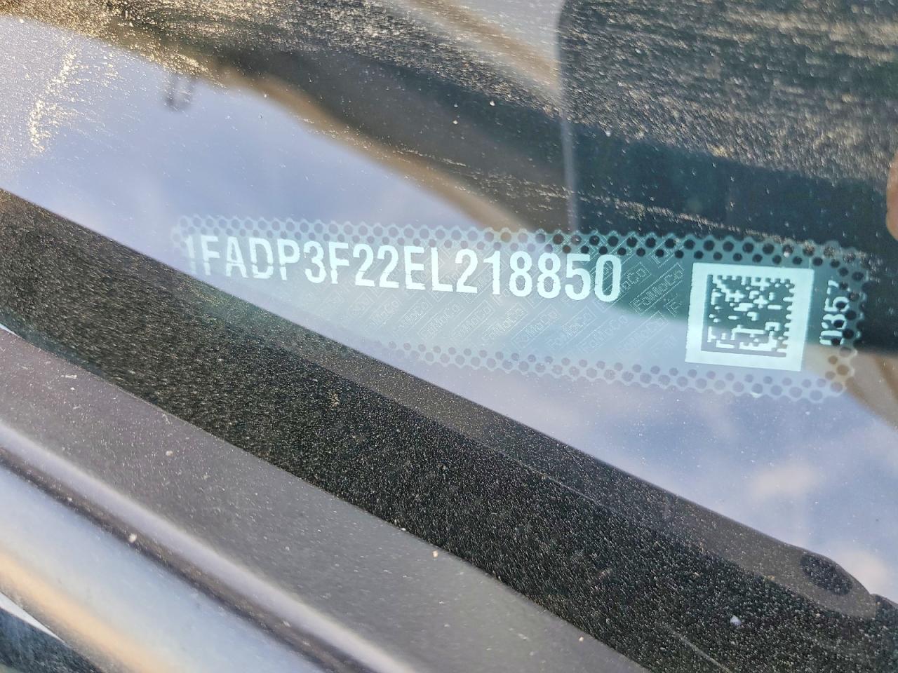 2014 FORD FOCUS SE photo 23