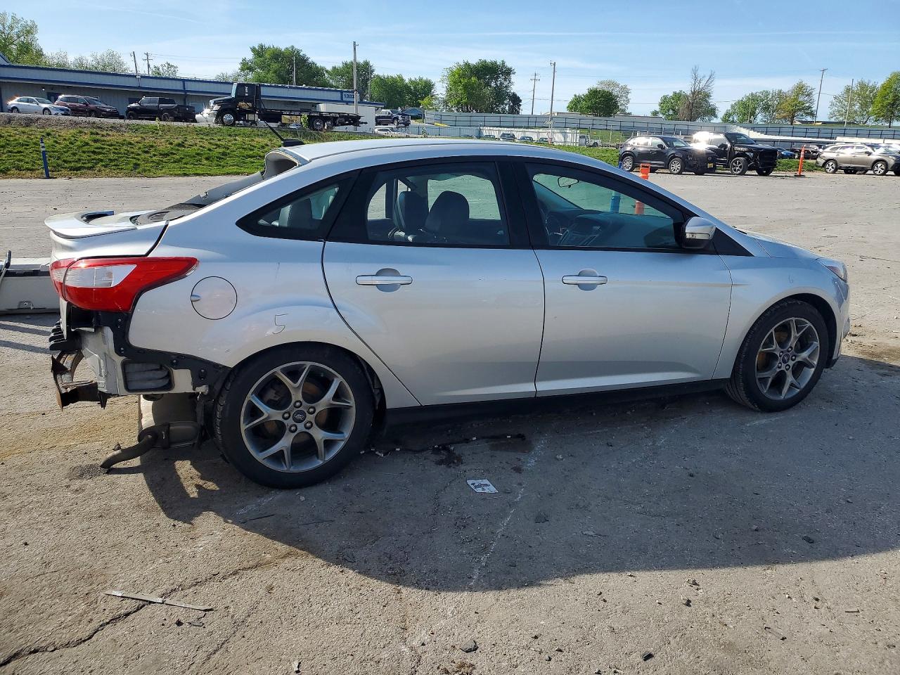 2014 FORD FOCUS SE photo 5