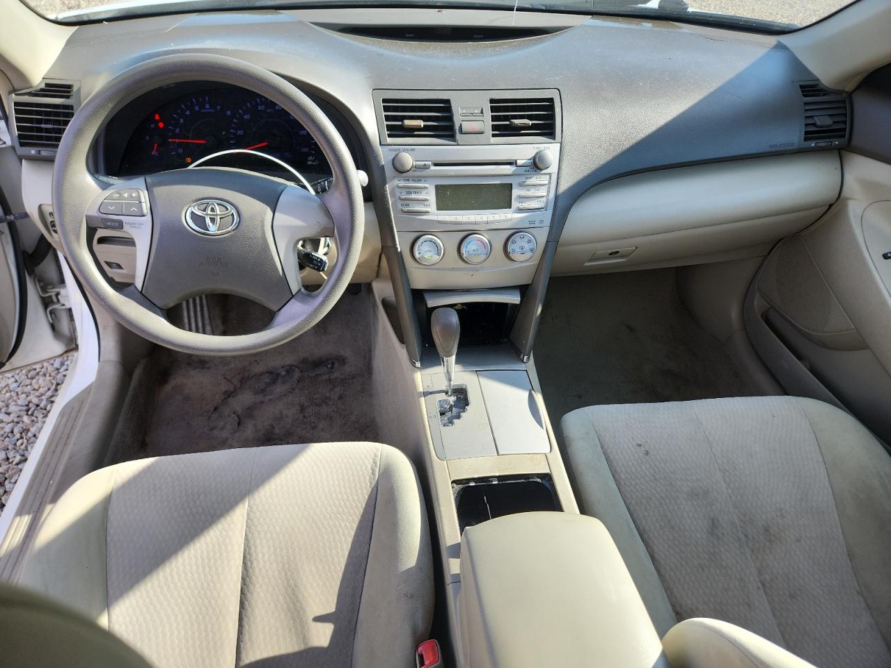 2011 TOYOTA CAMRY LE photo 22