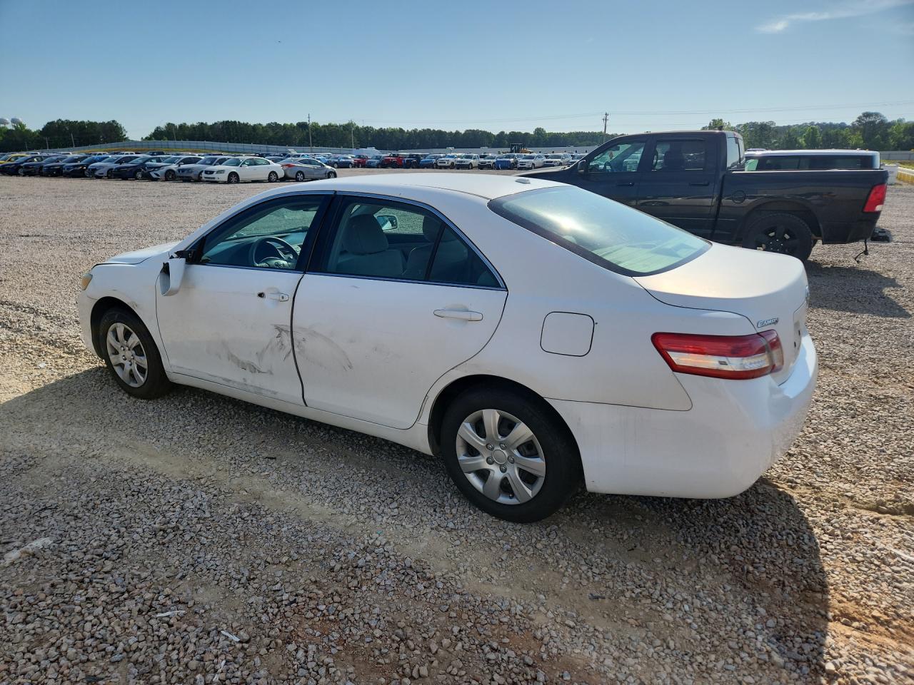 2011 TOYOTA CAMRY LE photo 4
