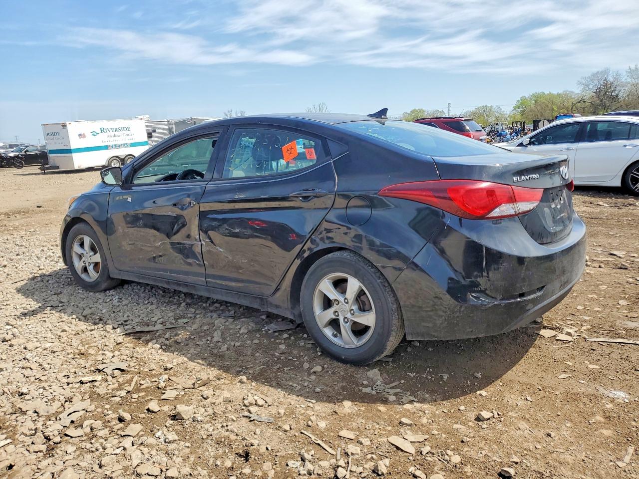 2015 HYUNDAI ELANTRA SE photo 4