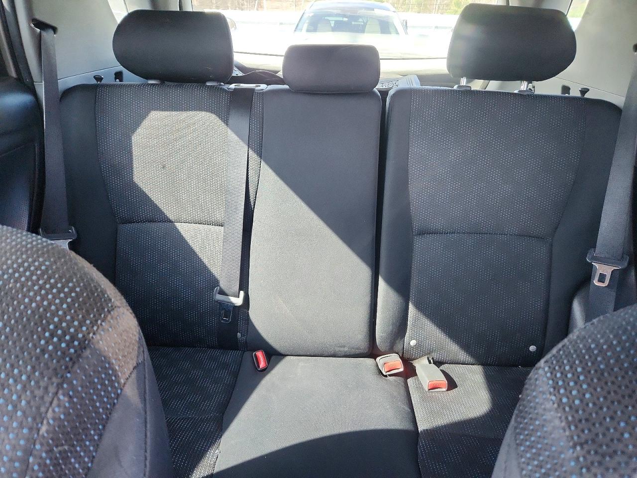 2010 TOYOTA COROLLA MATRIX S photo 19