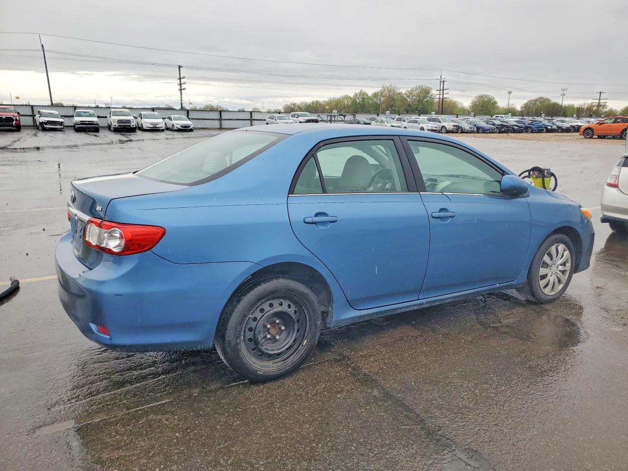 2013 TOYOTA COROLLA LE photo 7