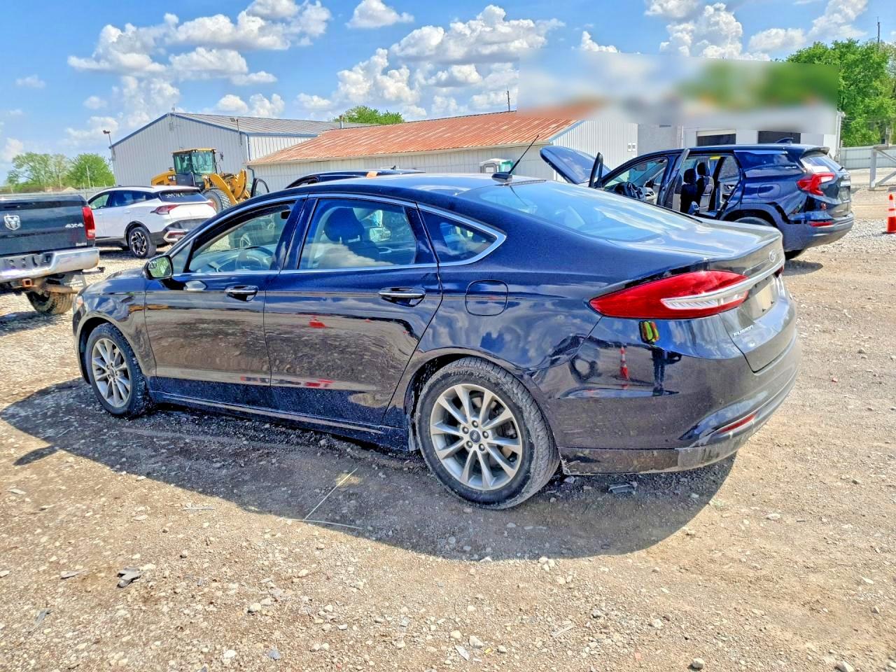 2017 FORD FUSION photo 4