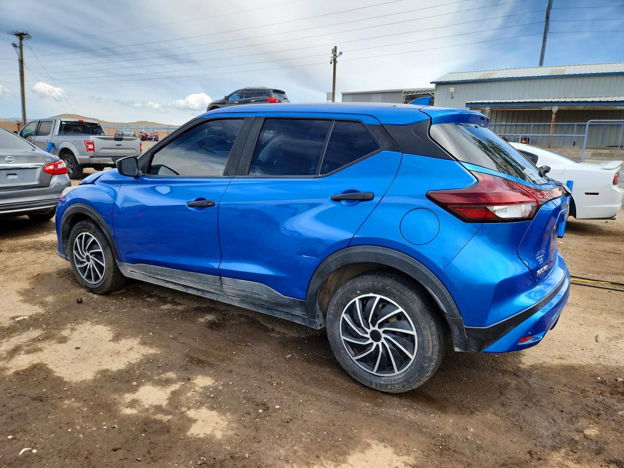 2021 NISSAN KICKS S photo 3