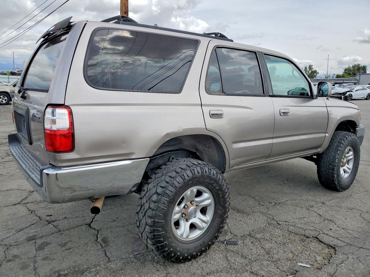 2001 TOYOTA 4RUNNER SR5 photo 5