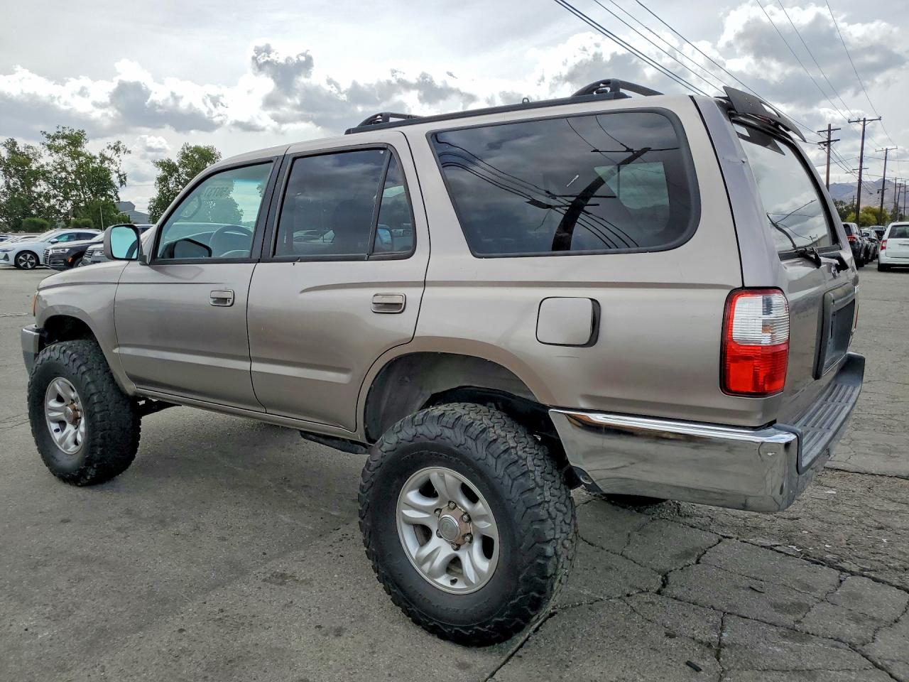 2001 TOYOTA 4RUNNER SR5 photo 3