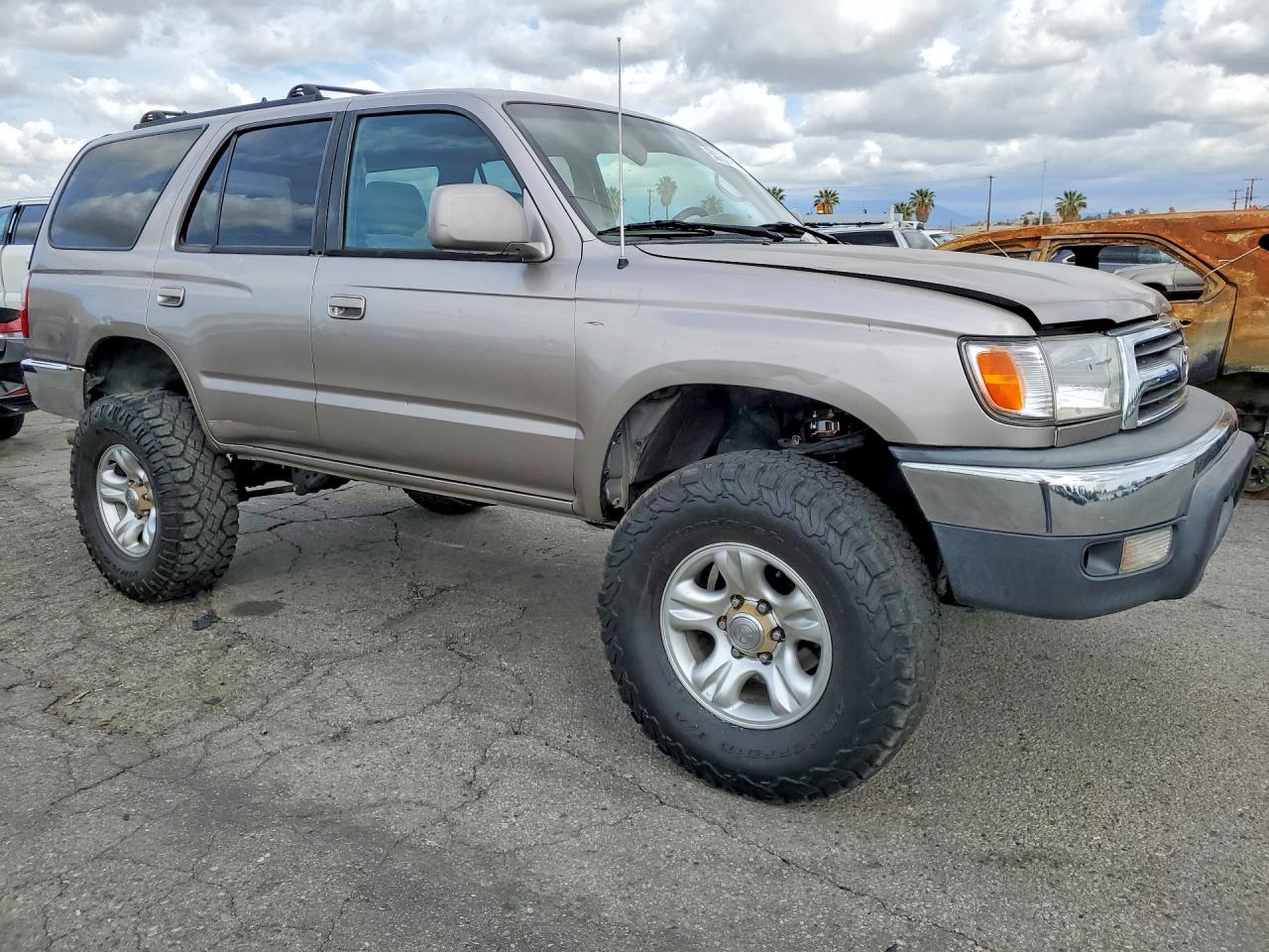 2001 TOYOTA 4RUNNER SR5 photo 7