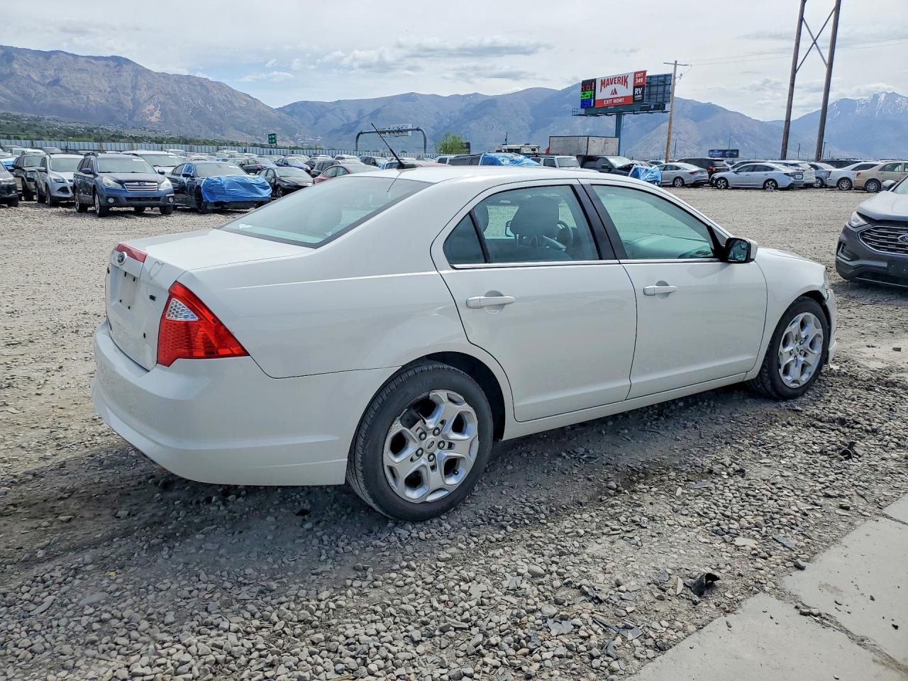2011 FORD FUSION SE photo 5