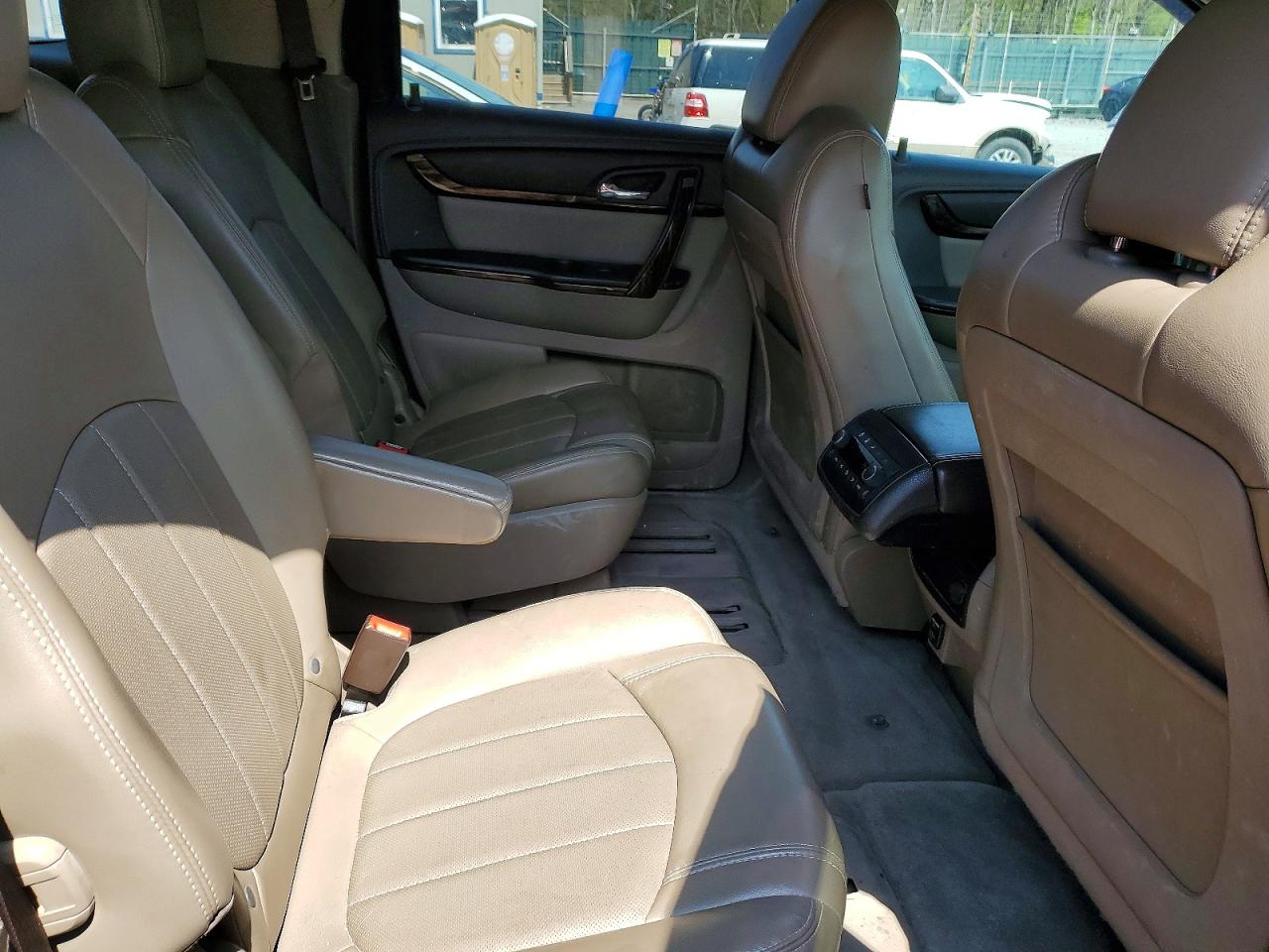 2015 GMC ACADIA DENALI photo 31