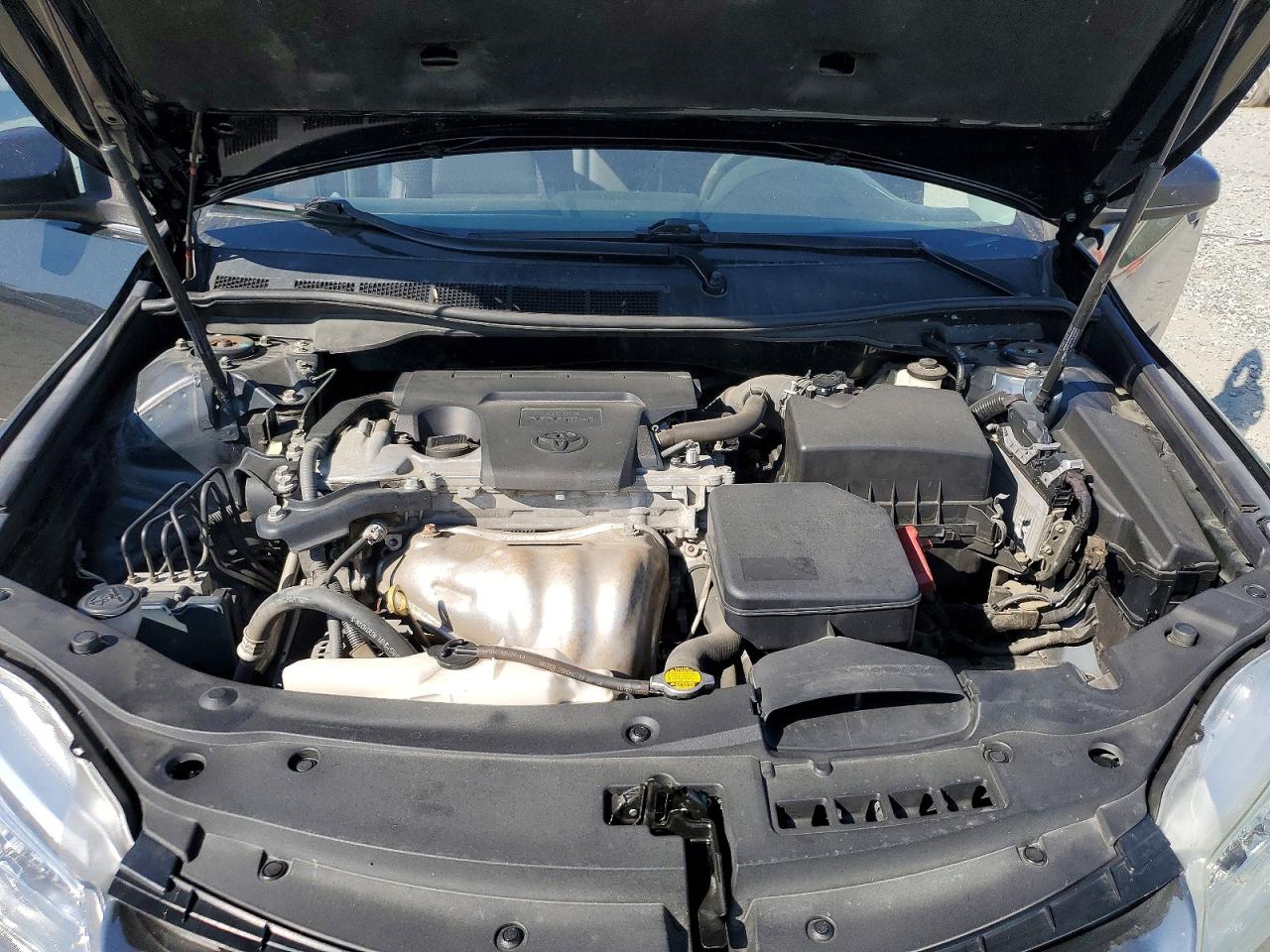 2015 TOYOTA CAMRY SE photo 31