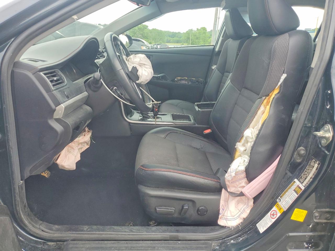 2016 TOYOTA CAMRY SE photo 13