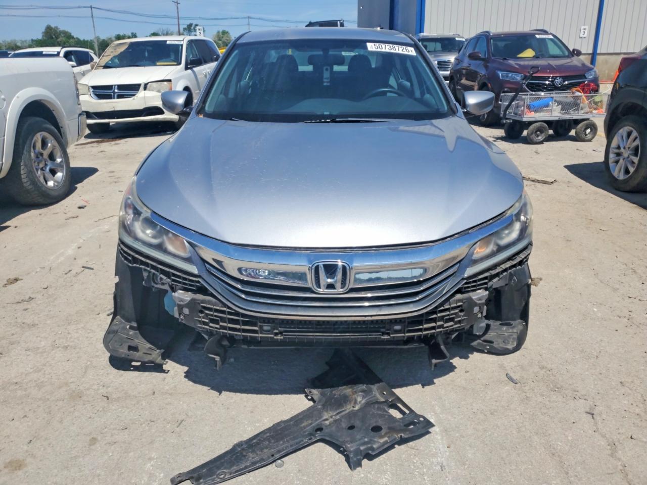 2017 HONDA ACCORD LX photo 9