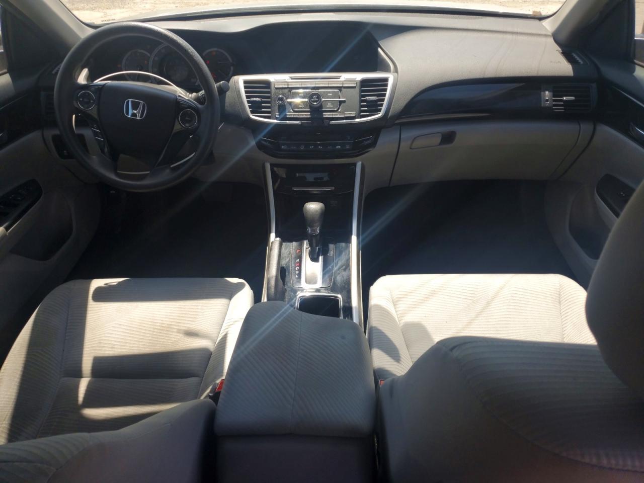 2017 HONDA ACCORD LX photo 15