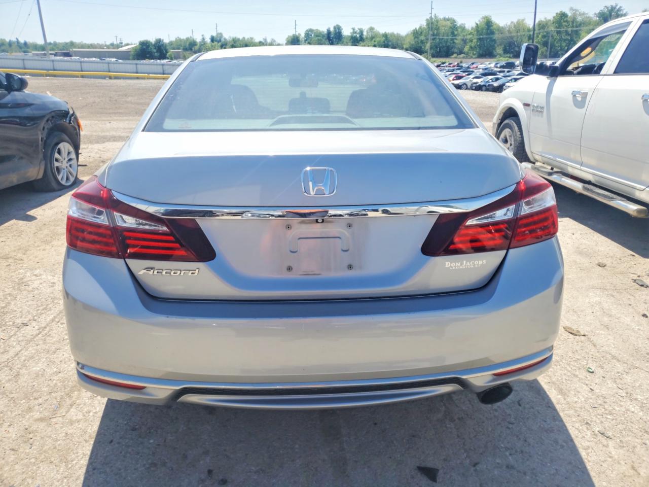 2017 HONDA ACCORD LX photo 11