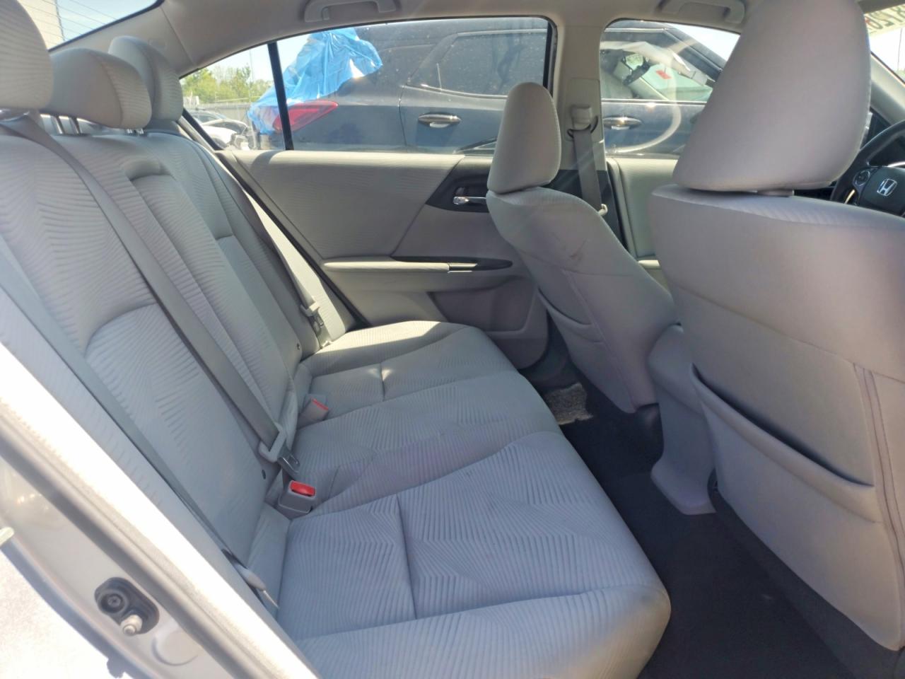 2017 HONDA ACCORD LX photo 19