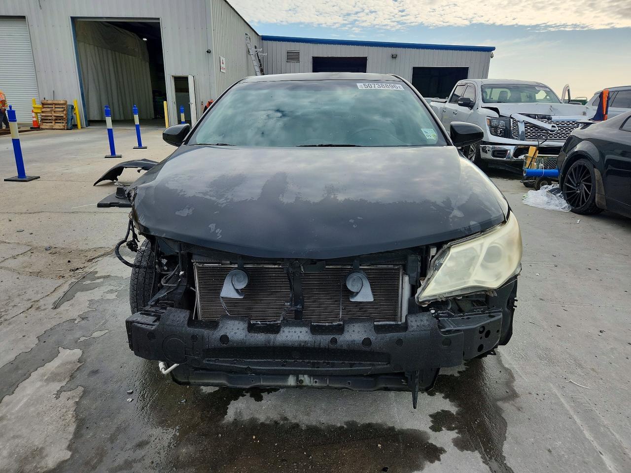 2014 TOYOTA CAMRY LE photo 5