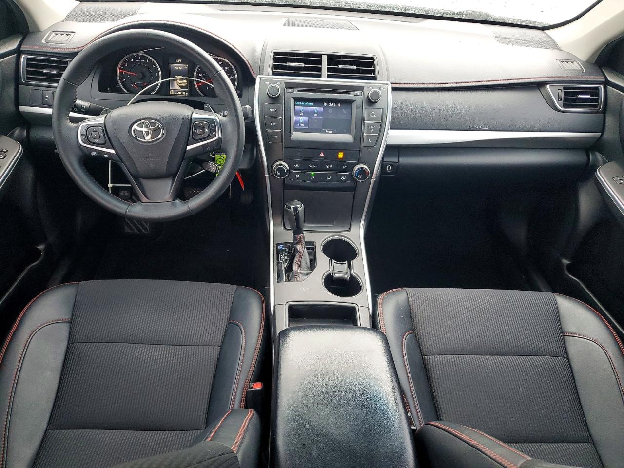 2017 TOYOTA CAMRY SE photo 15