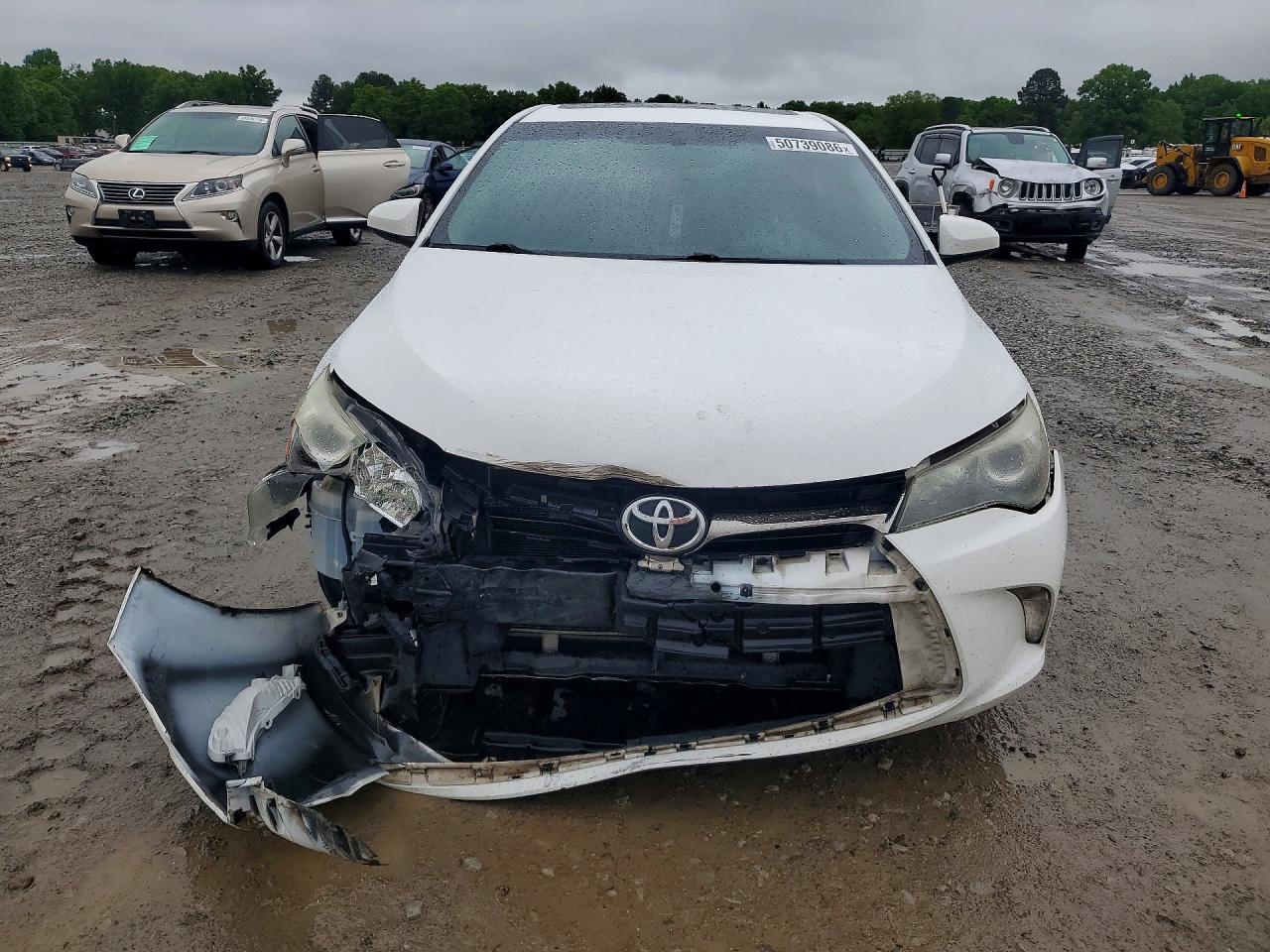 2017 TOYOTA CAMRY SE photo 9