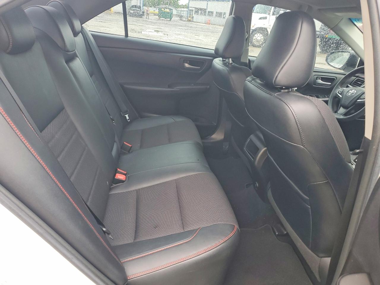 2017 TOYOTA CAMRY SE photo 19