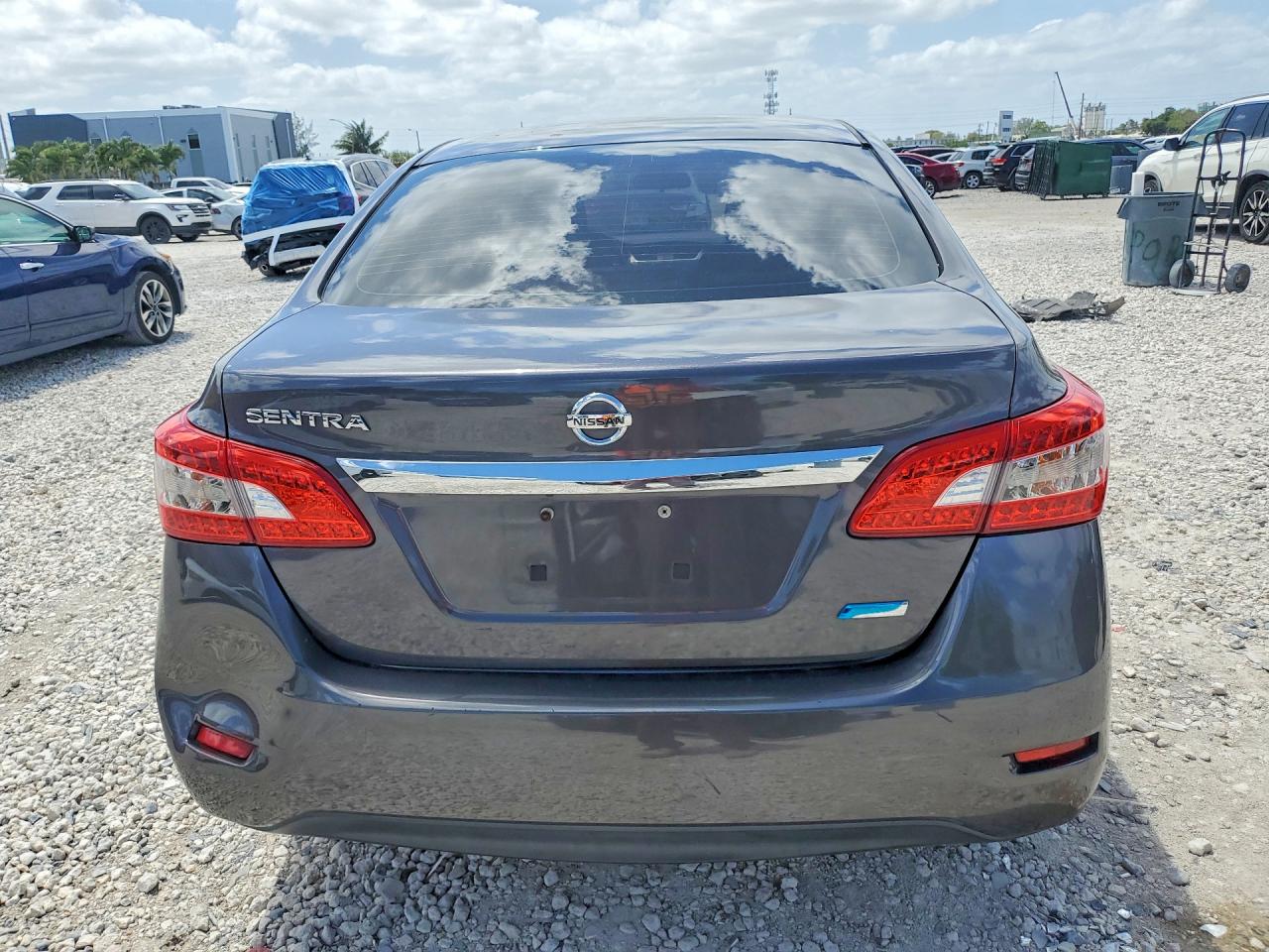 2013 NISSAN SENTRA S photo 11