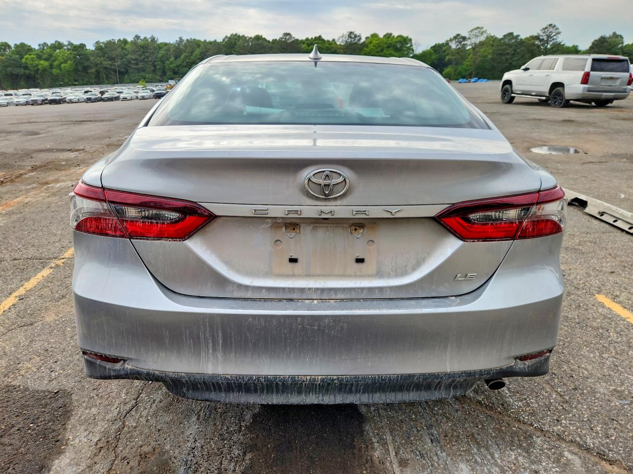 2024 TOYOTA CAMRY LE photo 11