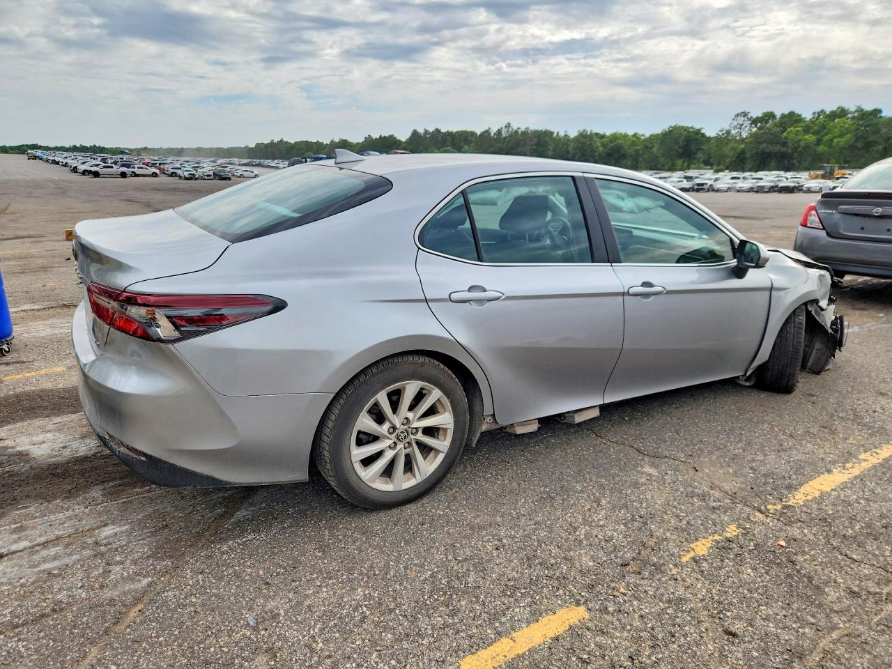 2024 TOYOTA CAMRY LE photo 5