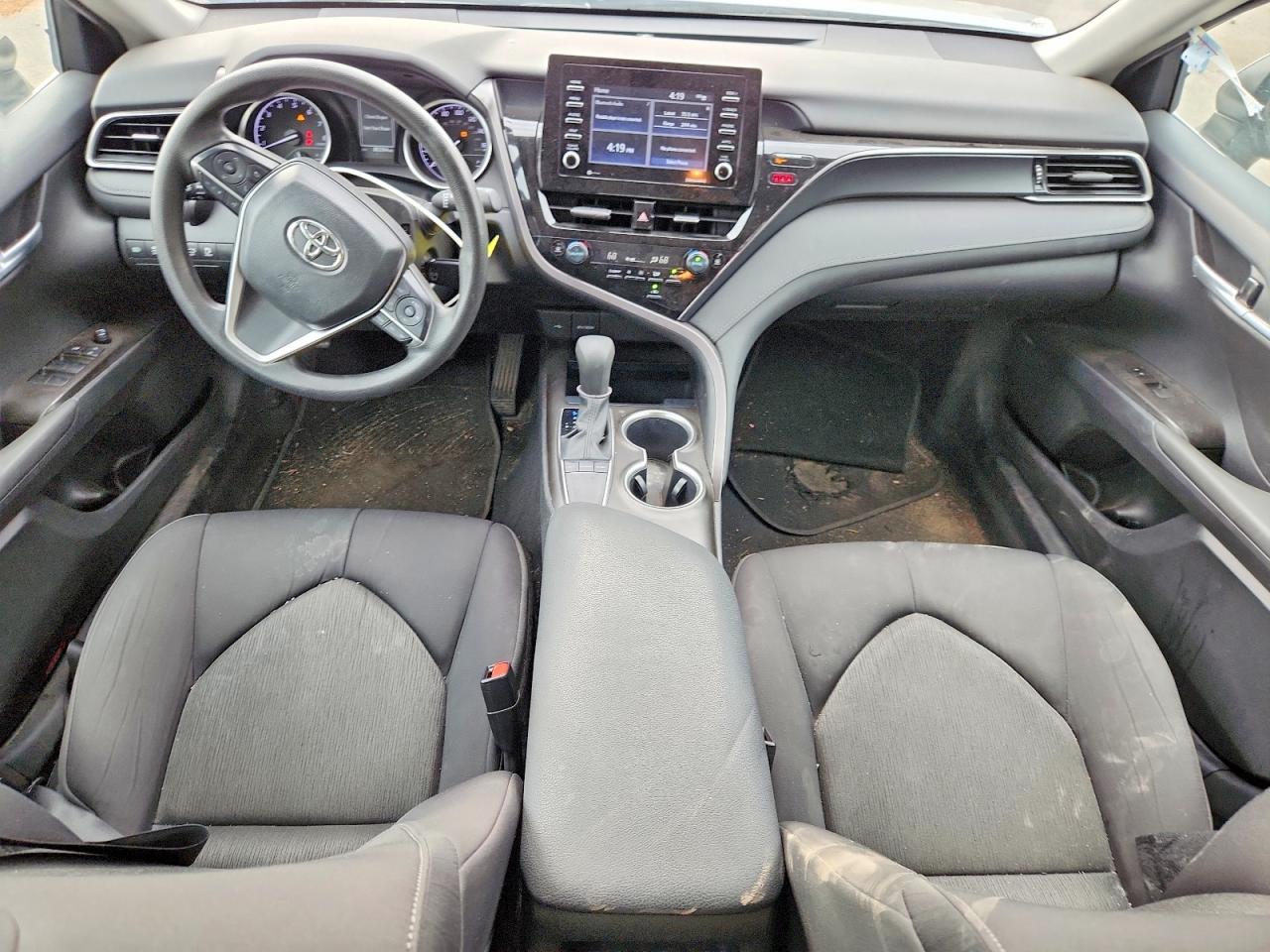 2024 TOYOTA CAMRY LE photo 15