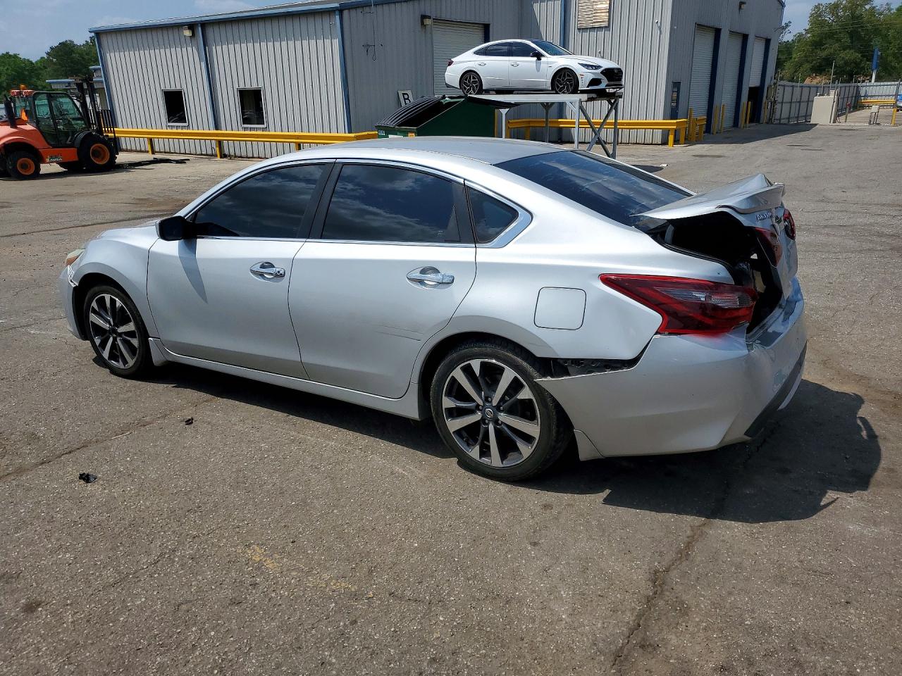 2017 NISSAN ALTIMA 2.5 SR photo 4