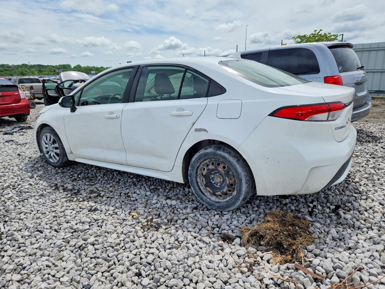 2020 TOYOTA COROLLA LE photo 3