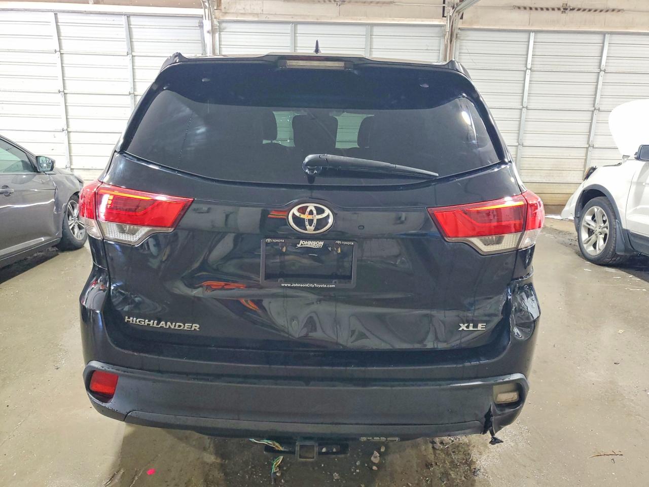 2018 TOYOTA HIGHLANDER XLE photo 11