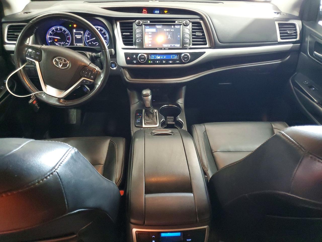 2018 TOYOTA HIGHLANDER XLE photo 15