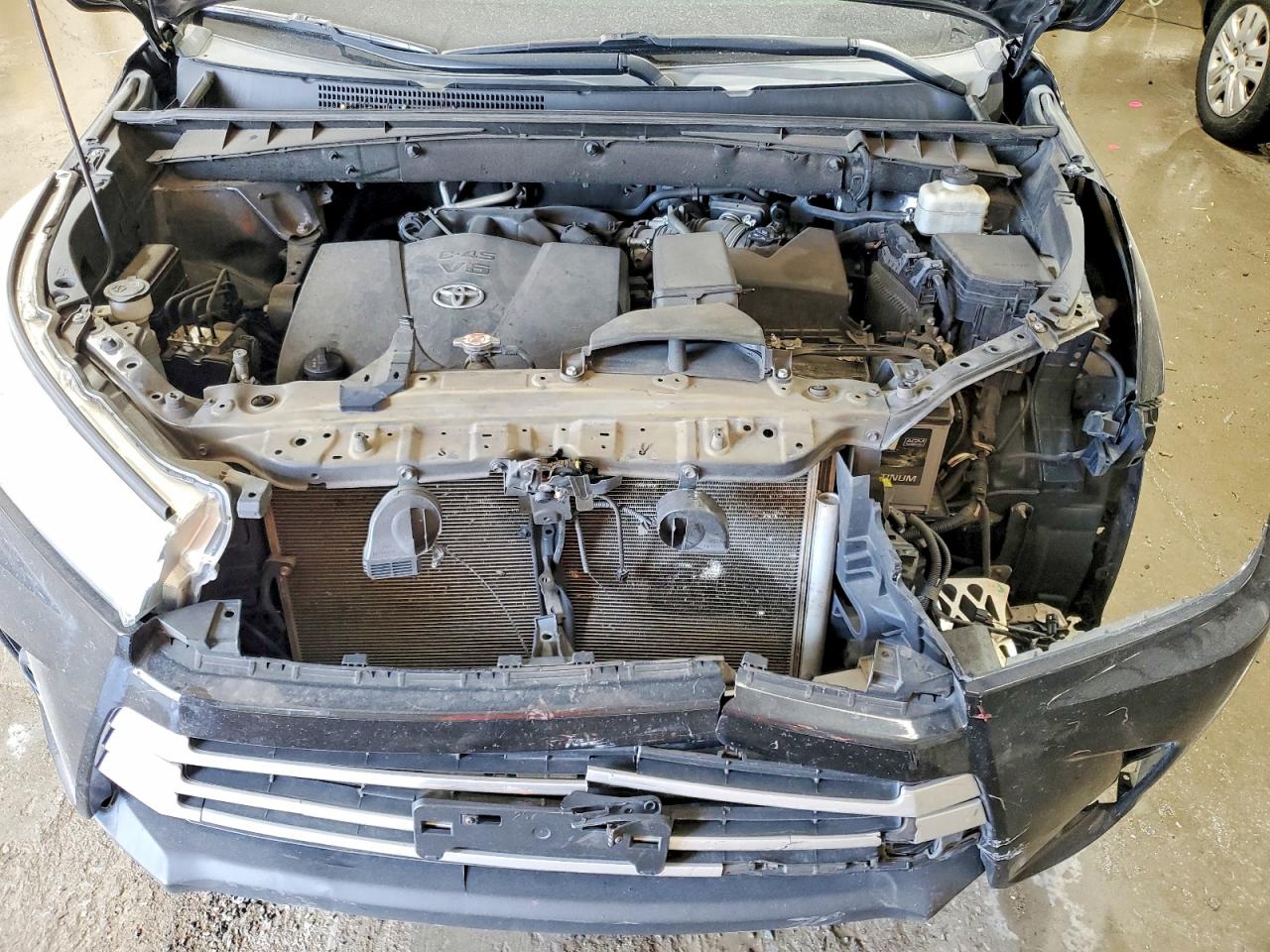 2018 TOYOTA HIGHLANDER XLE photo 23